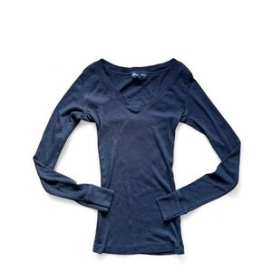 SOLD Slim V-Neck Long Sleeve Tee in black